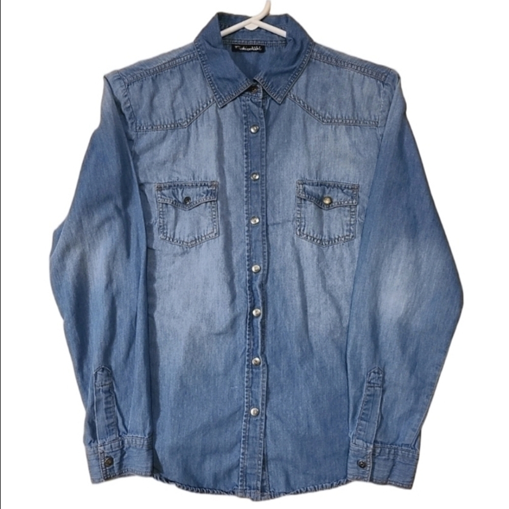 Fashion Web Medium Wash Denim Western Pearl Snap Shirt Faded Blue Chambray Top